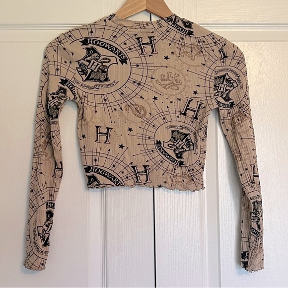 H&M Hogwarts Themed Long Sleeve Cropped Top Girls 12-14 - Picture 4 of 7